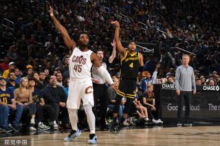 他们充分展 他们充分展